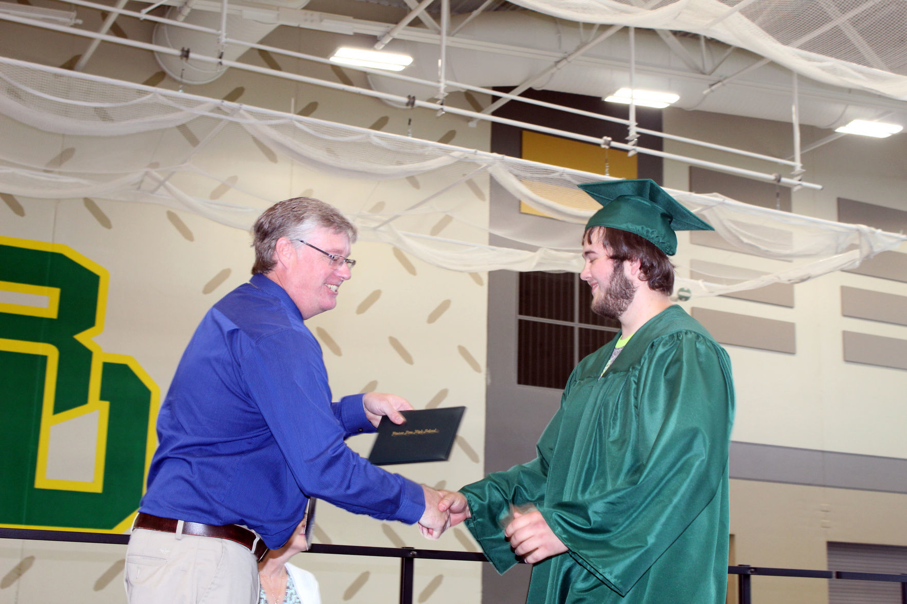 060219-ctzn-news-bd-grad051.jpg